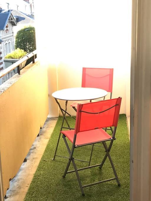 Le Voltaire -2 Chambres- 70M2- Hypercentre-Parking-Wifi Fibre- Nouvelle Literie Tarbes Bagian luar foto
