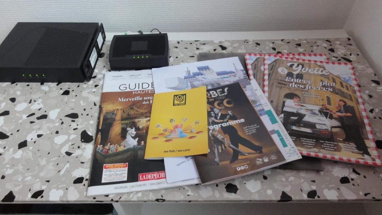 Le Voltaire -2 Chambres- 70M2- Hypercentre-Parking-Wifi Fibre- Nouvelle Literie Tarbes Bagian luar foto