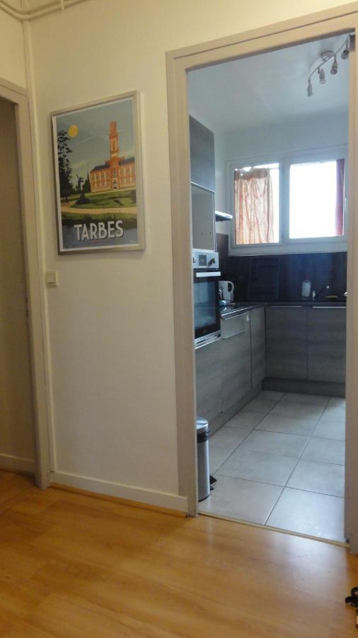 Le Voltaire -2 Chambres- 70M2- Hypercentre-Parking-Wifi Fibre- Nouvelle Literie Tarbes Bagian luar foto