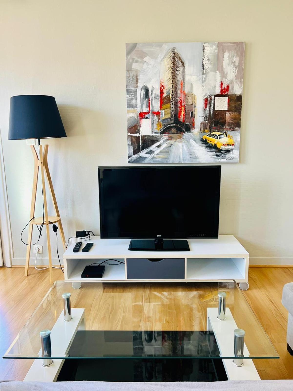 Le Voltaire -2 Chambres- 70M2- Hypercentre-Parking-Wifi Fibre- Nouvelle Literie Tarbes Bagian luar foto
